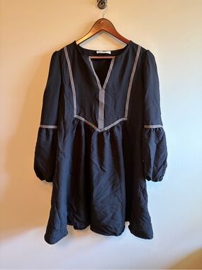 Rusttydustty Black Long-Sleeve V-Neck Babydoll Dress